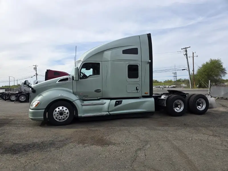 2021 KENWORTH T680