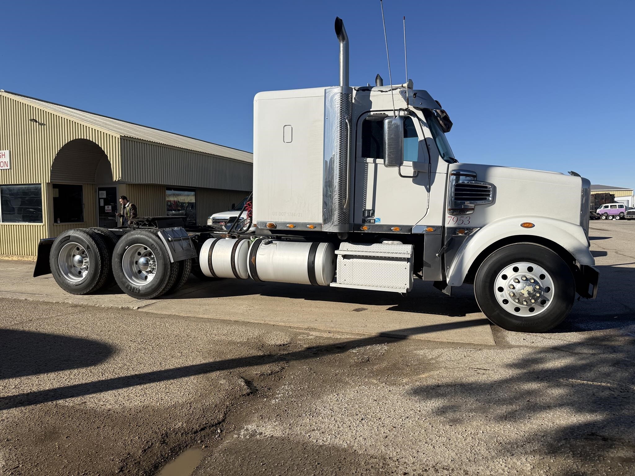 2015 FREIGHTLINER 122 SD in Covington, TN