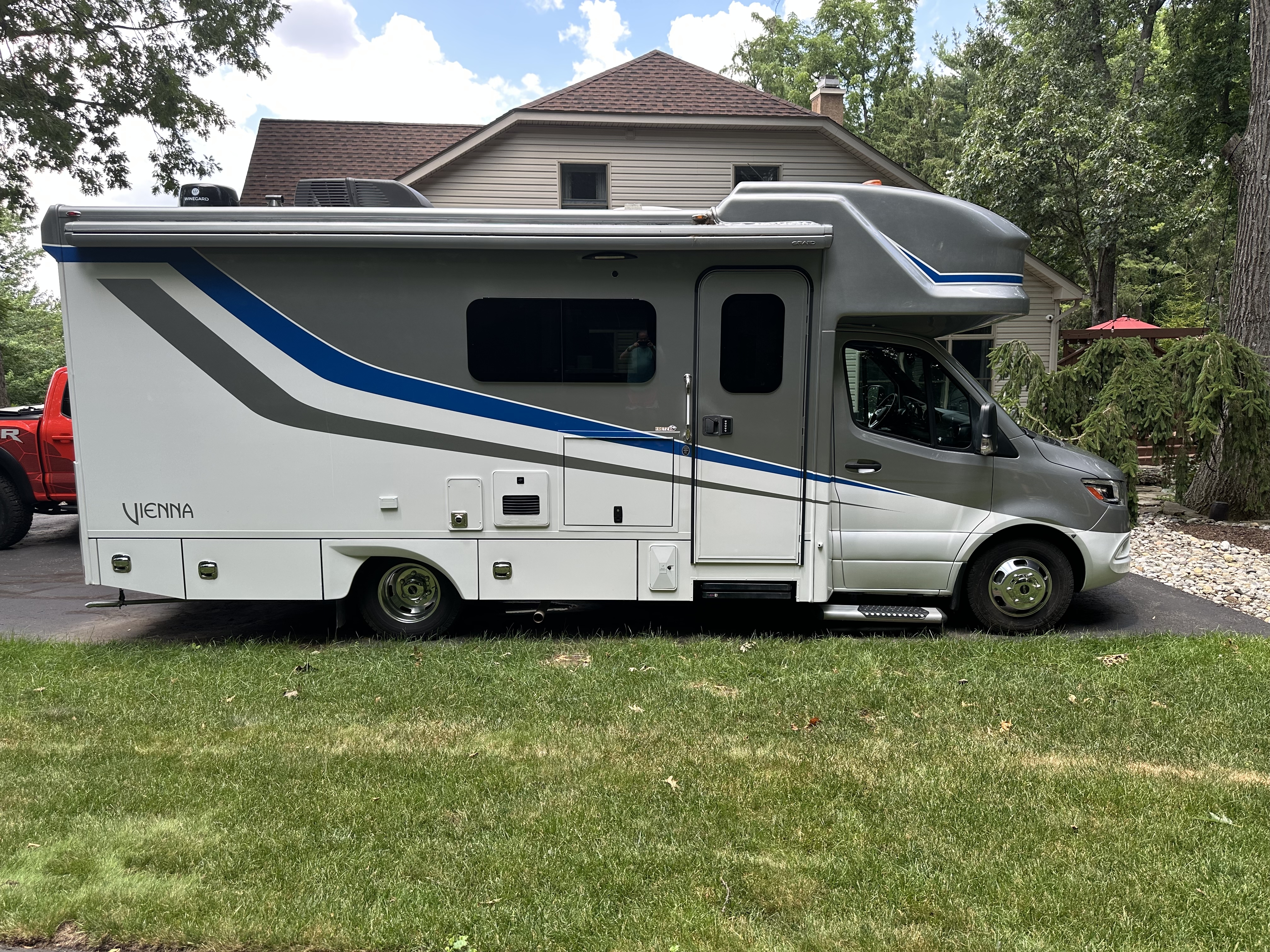 2022 Renegade VIENNA 25RML RV