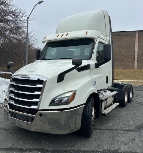 2019 FREIGHTLINER CASCADIA 126 in Landover, MD