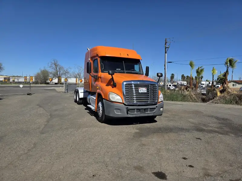 2013 FREIGHTLINER CASCADIA 125