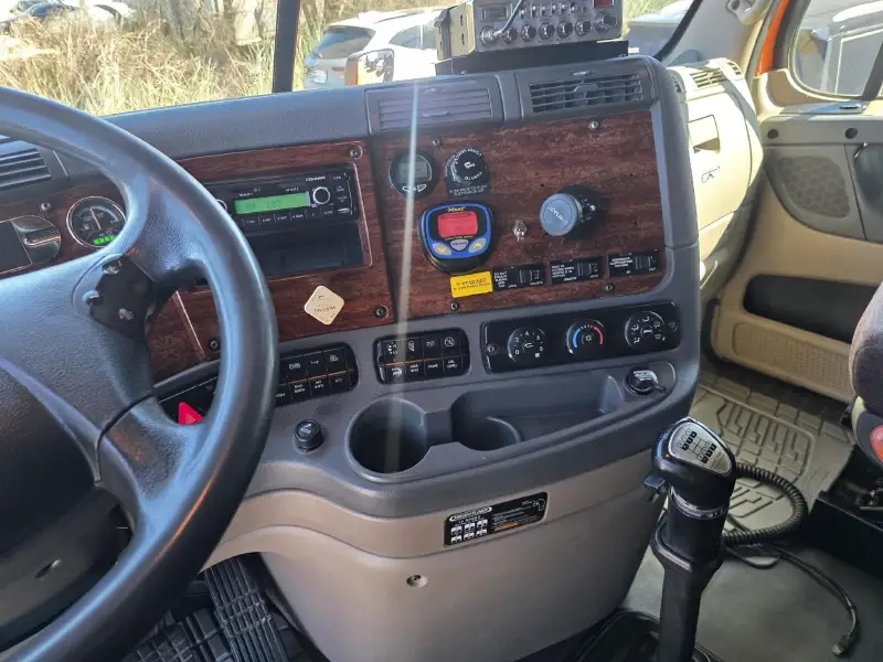 2013 FREIGHTLINER CASCADIA 125