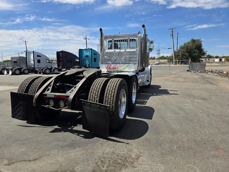 2013 PETERBILT 388