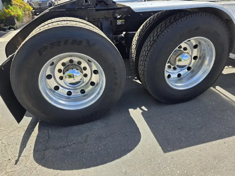 2013 PETERBILT 388