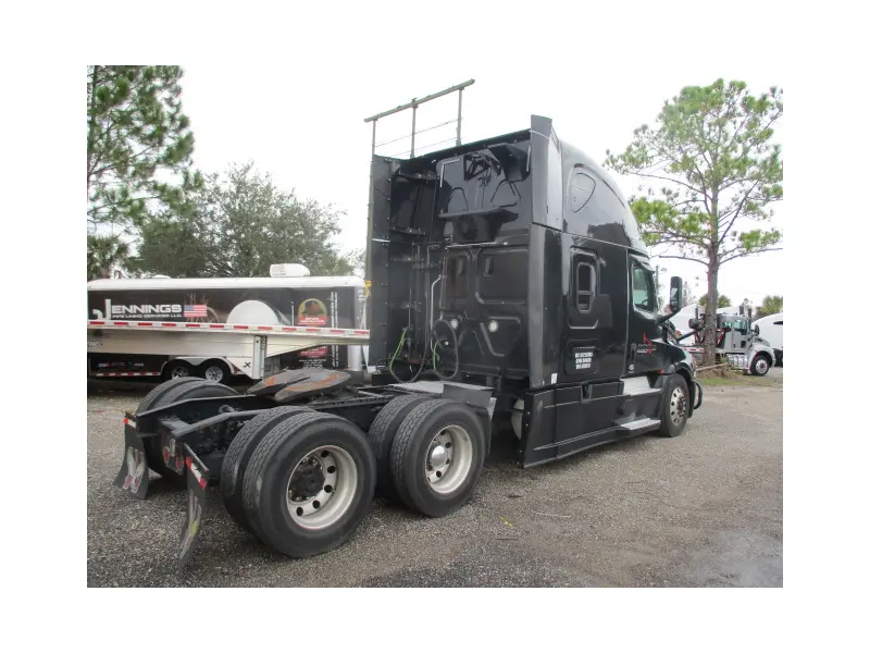 2018 FREIGHTLINER CASCADIA 126