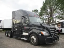 2018 FREIGHTLINER CASCADIA 126