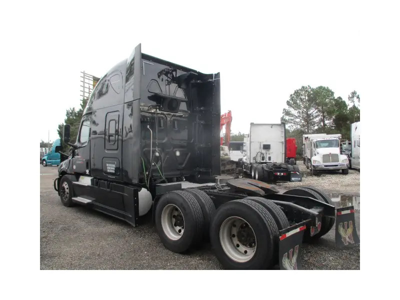 2018 FREIGHTLINER CASCADIA 126