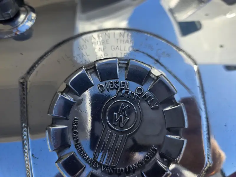 2022 KENWORTH T880