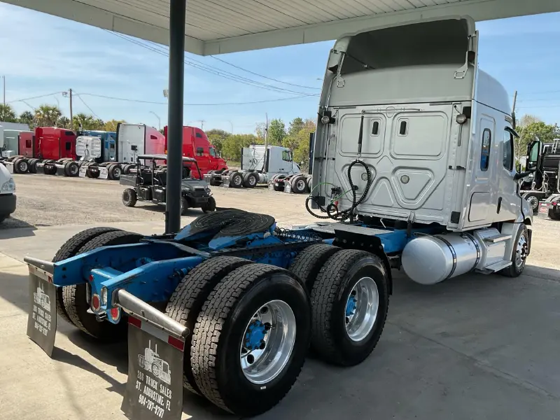 2019 FREIGHTLINER CASCADIA 126