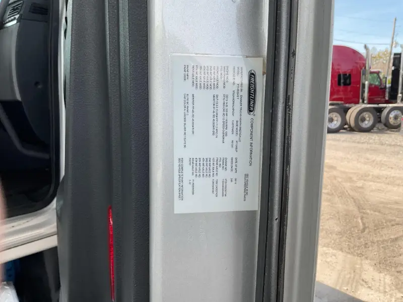 2019 FREIGHTLINER CASCADIA 126