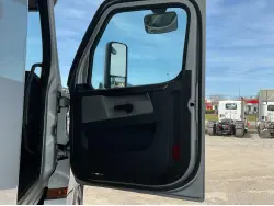 2019 FREIGHTLINER CASCADIA 126