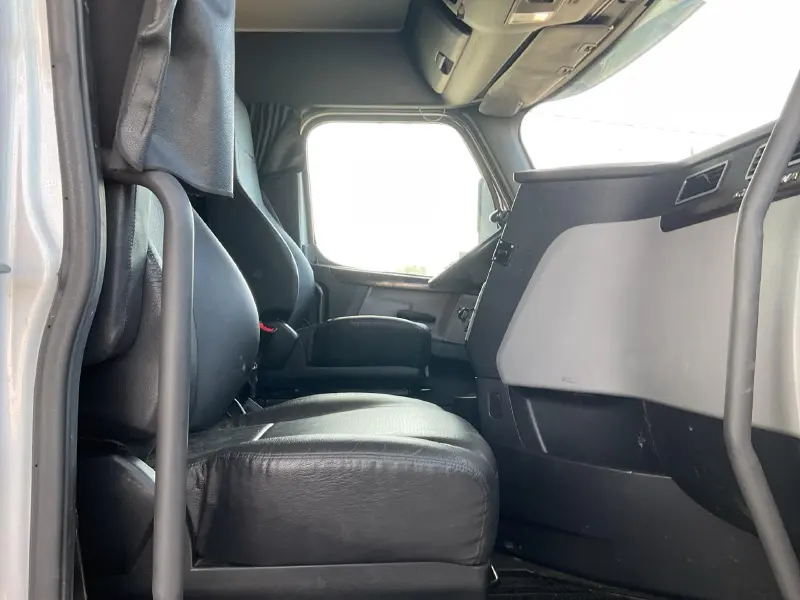 2019 FREIGHTLINER CASCADIA 126