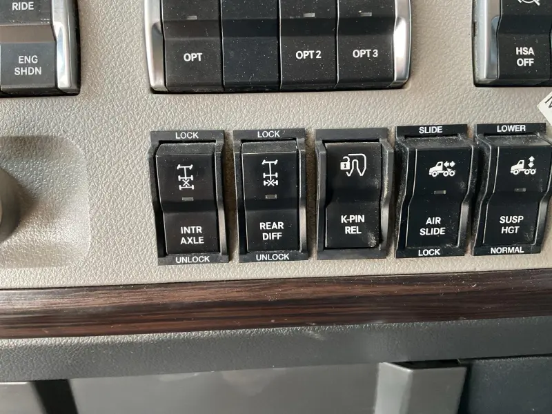 2019 FREIGHTLINER CASCADIA 126