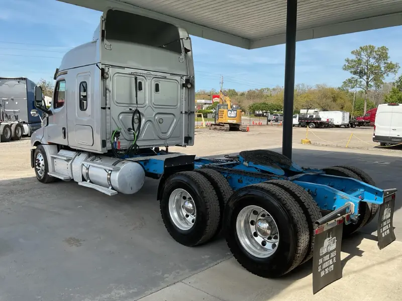2019 FREIGHTLINER CASCADIA 126