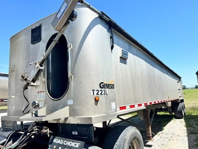2015 EAST GENESIS HYBRID in Chandler, IN