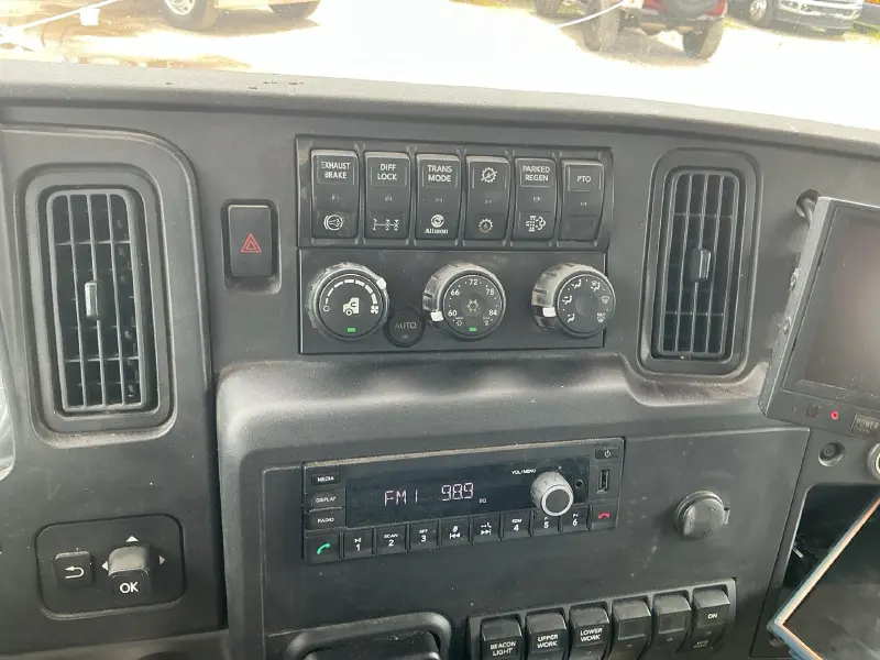 2025 INTERNATIONAL MV 607