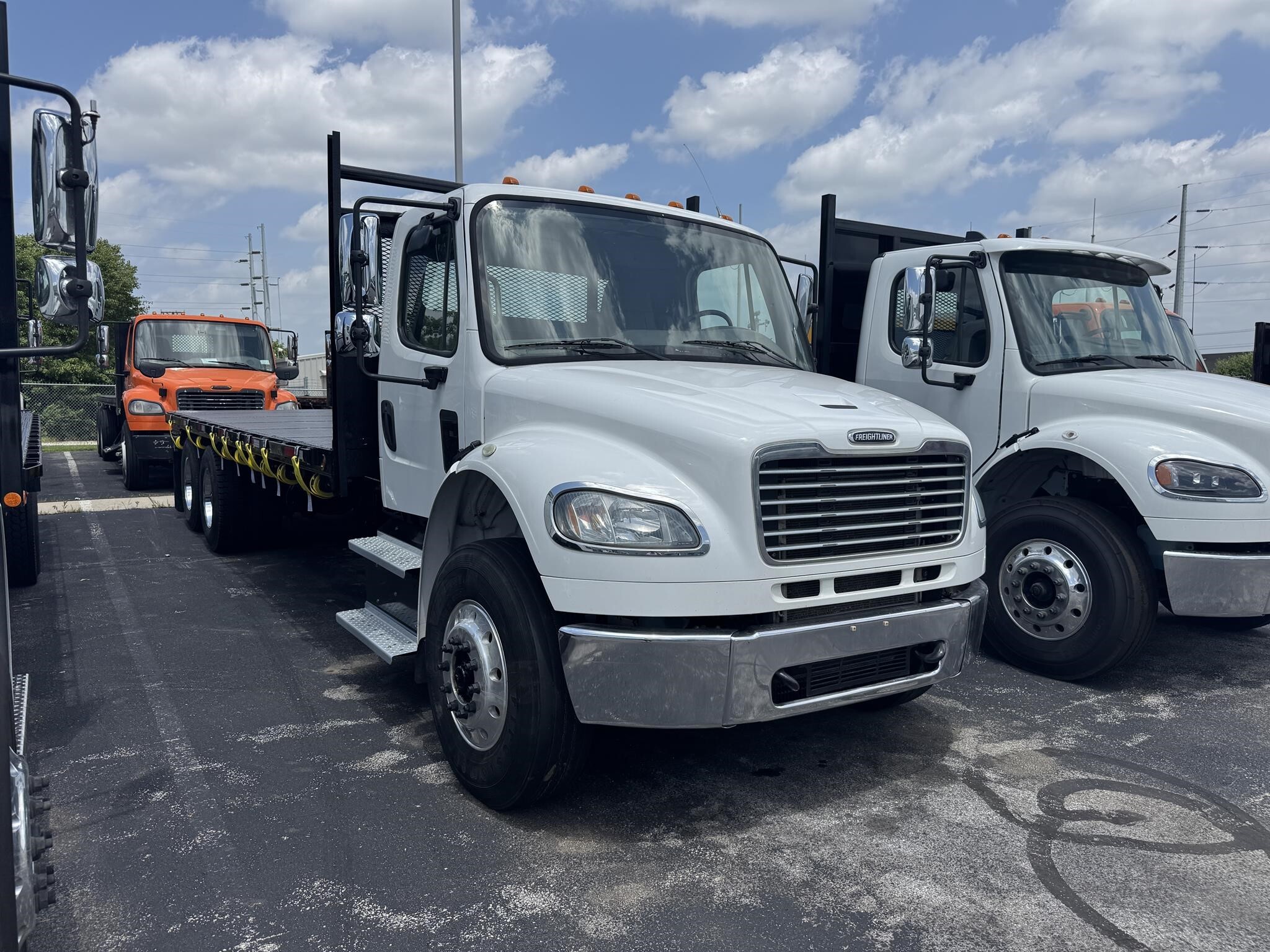2017 FREIGHTLINER BUSINESS CLASS M2 106 in Columbus, OH