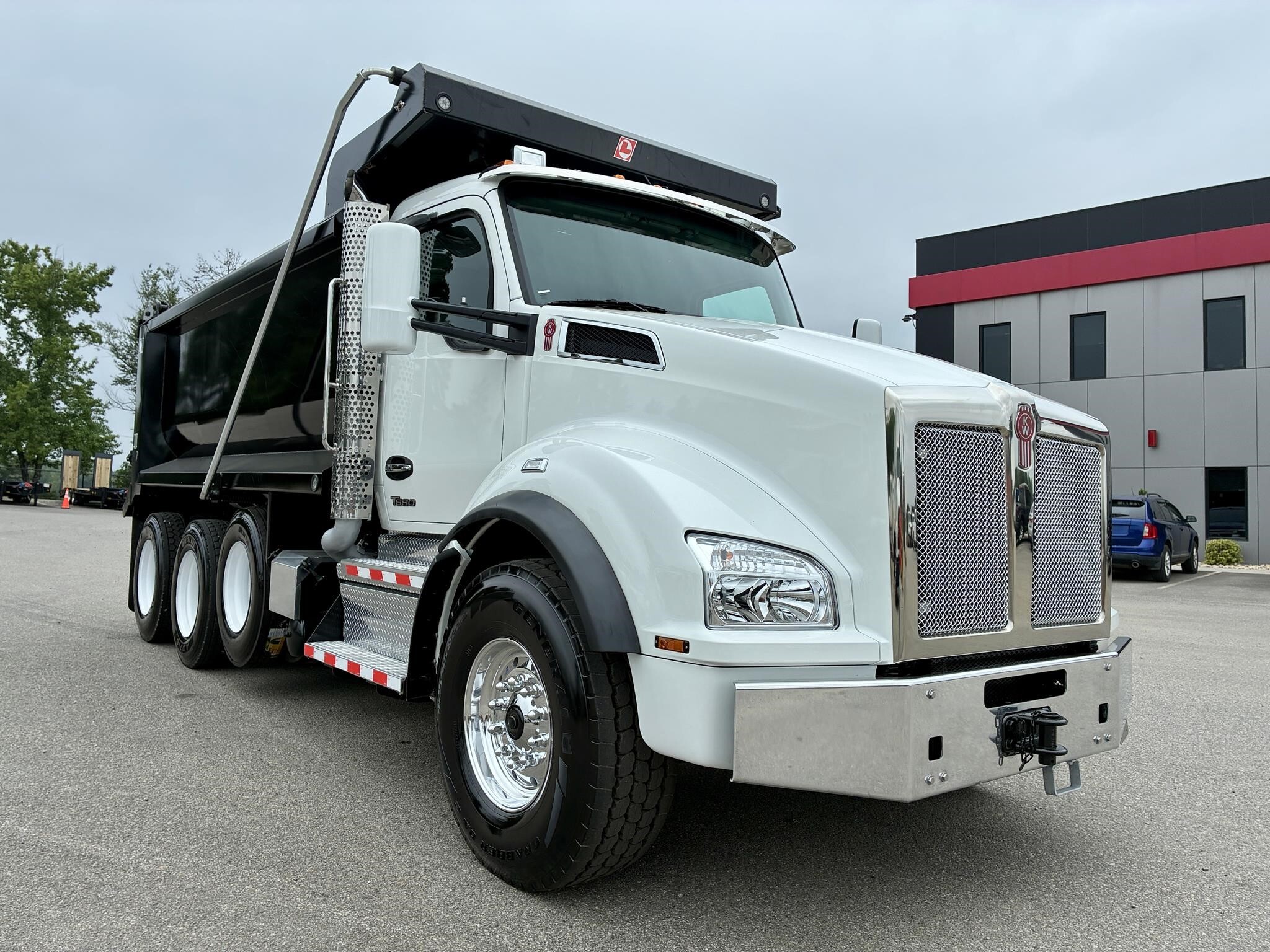 2025 KENWORTH T880 in Chatham, VA