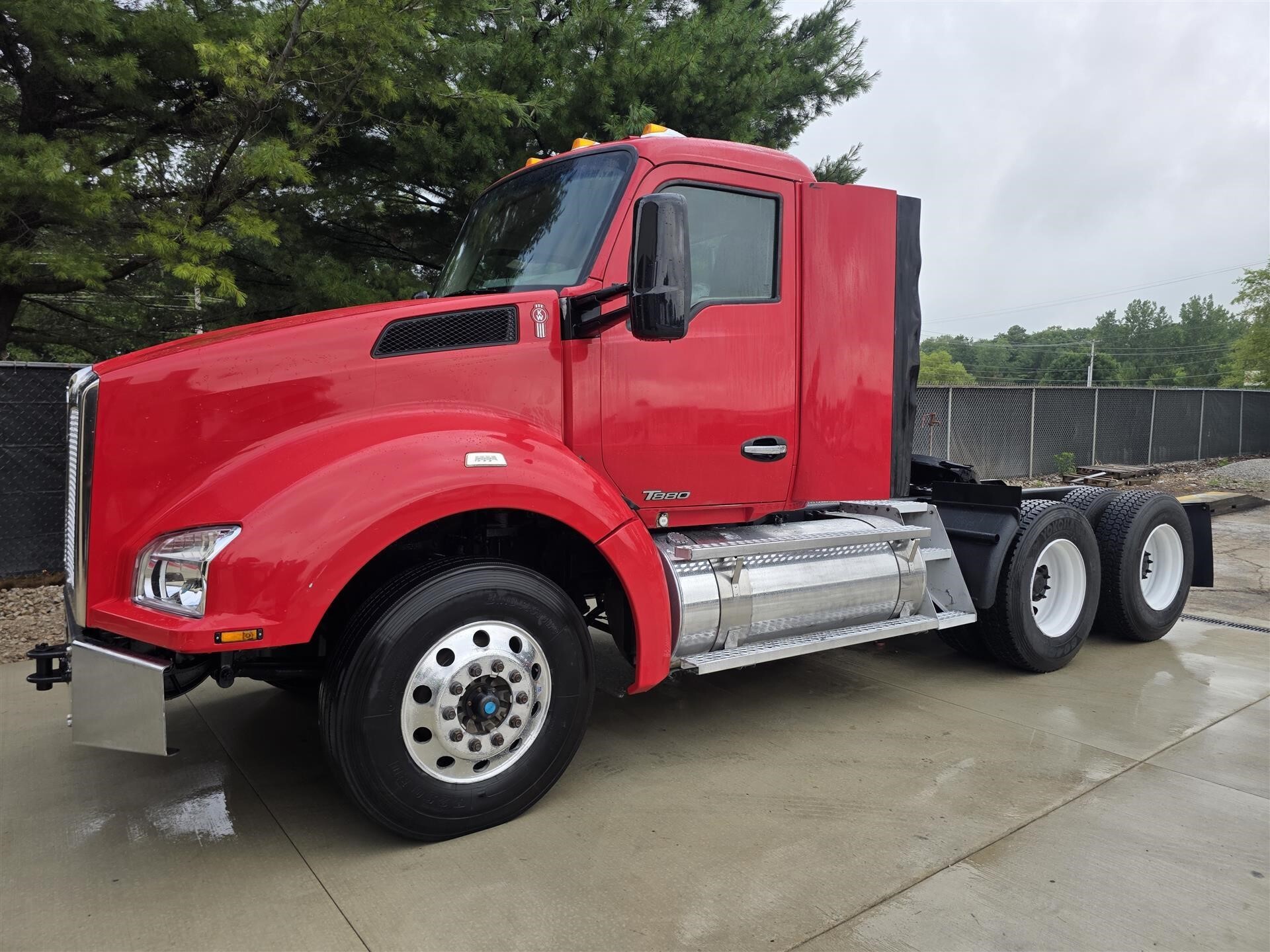 2017 KENWORTH T880 in Laotto, IN