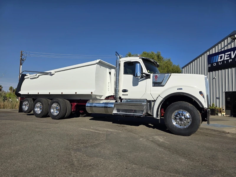 2024 KENWORTH W990