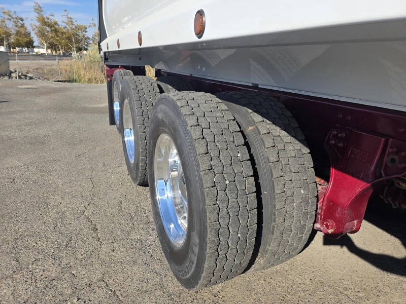 2024 KENWORTH W990