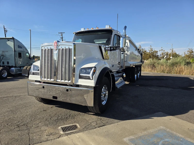 2024 KENWORTH W990