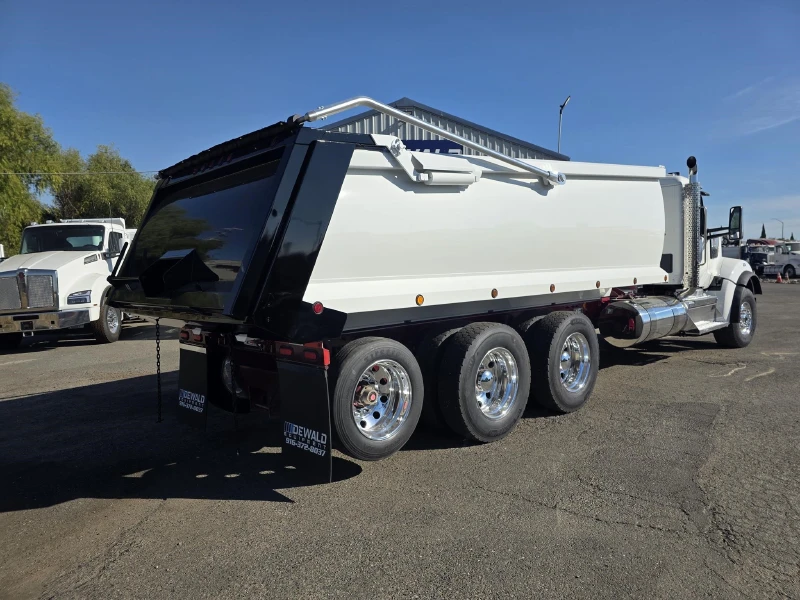 2024 KENWORTH W990