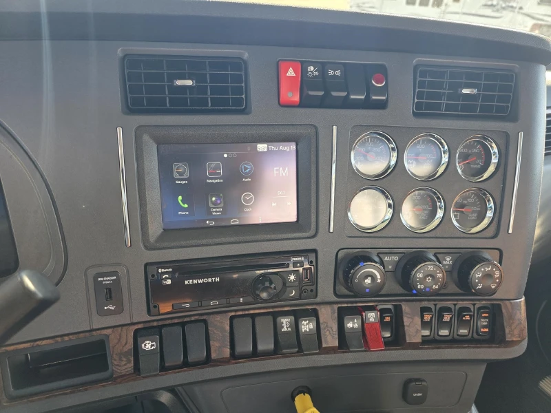 2024 KENWORTH W990