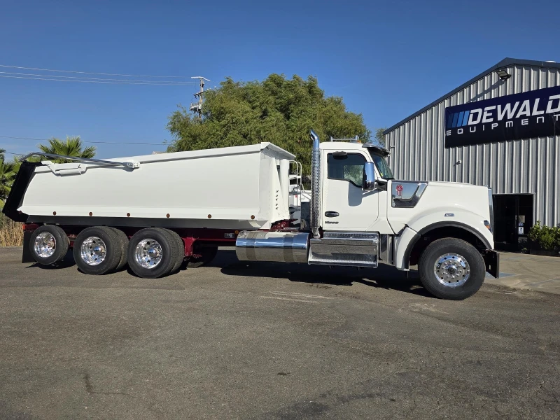 2024 KENWORTH W990