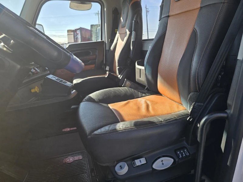 2024 KENWORTH W990