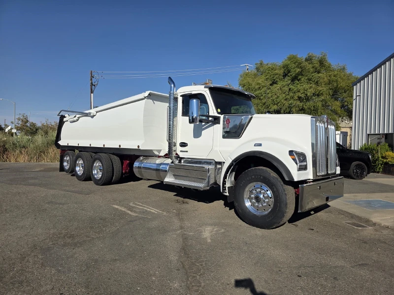 2024 KENWORTH W990