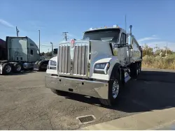 2024 KENWORTH W990