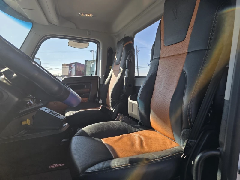 2024 KENWORTH W990
