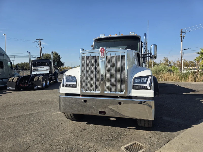 2024 KENWORTH W990
