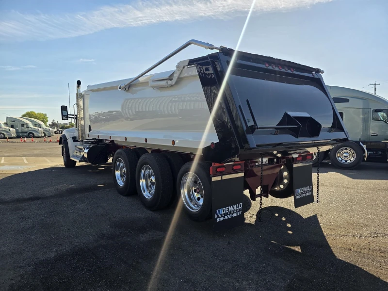 2024 KENWORTH W990