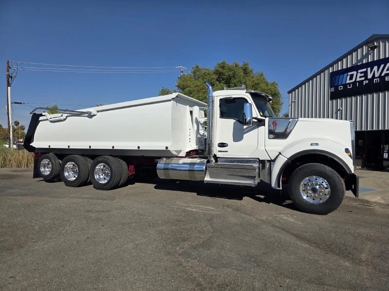 2024 KENWORTH W990