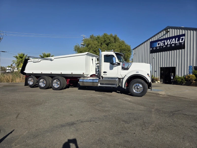 2024 KENWORTH W990