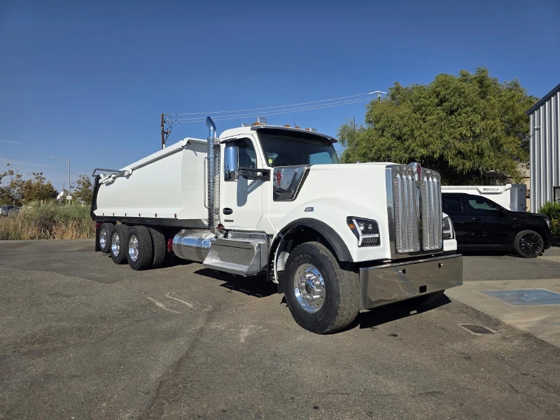 2024 KENWORTH W990