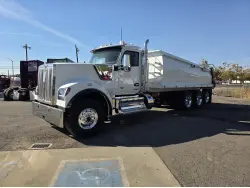 2024 KENWORTH W990