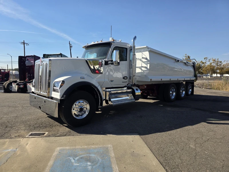 2024 KENWORTH W990
