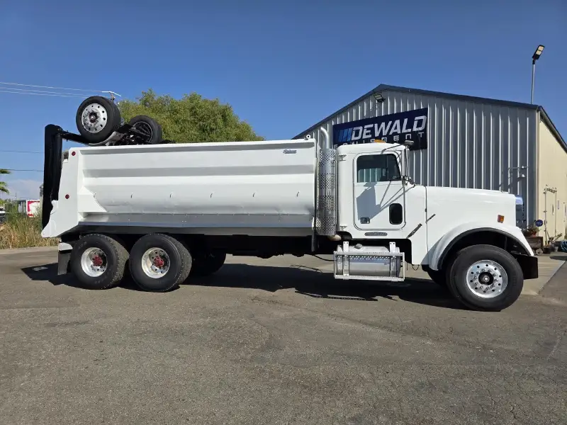 1996 FREIGHTLINER FLD120