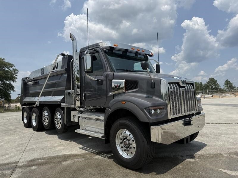 2027 WESTERN STAR 47X in Wilmington, NC