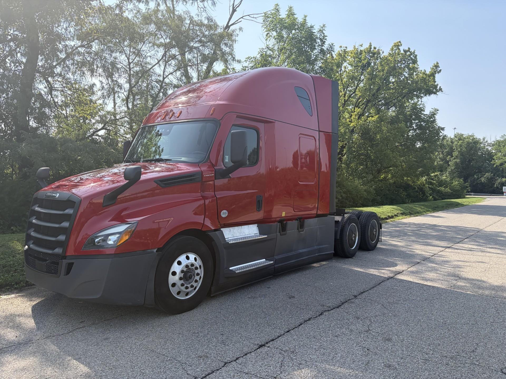 2023 FREIGHTLINER CASCADIA 126 in Cincinnati, OH