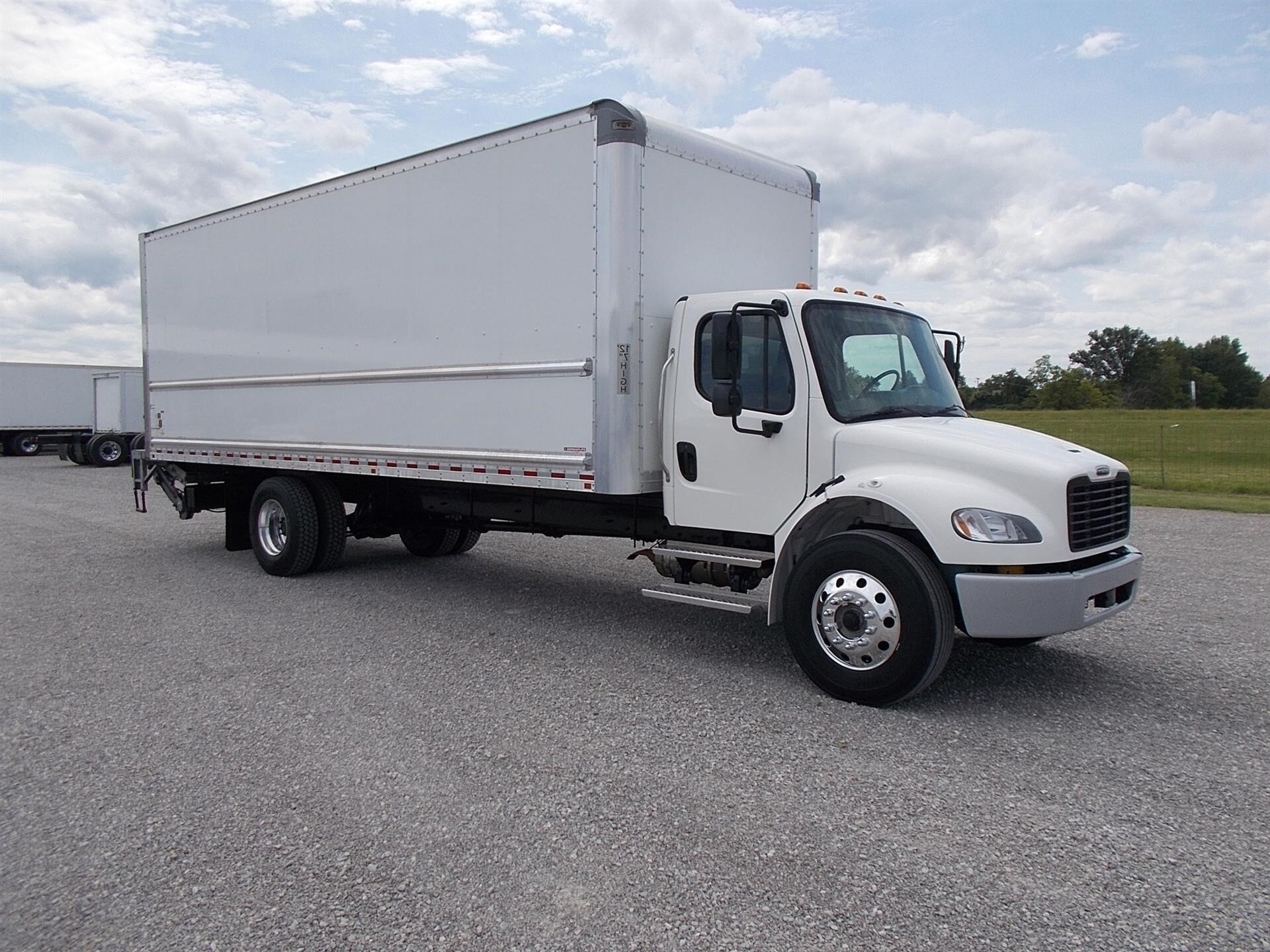 2022 FREIGHTLINER BUSINESS CLASS M2 106 in Canton, OH