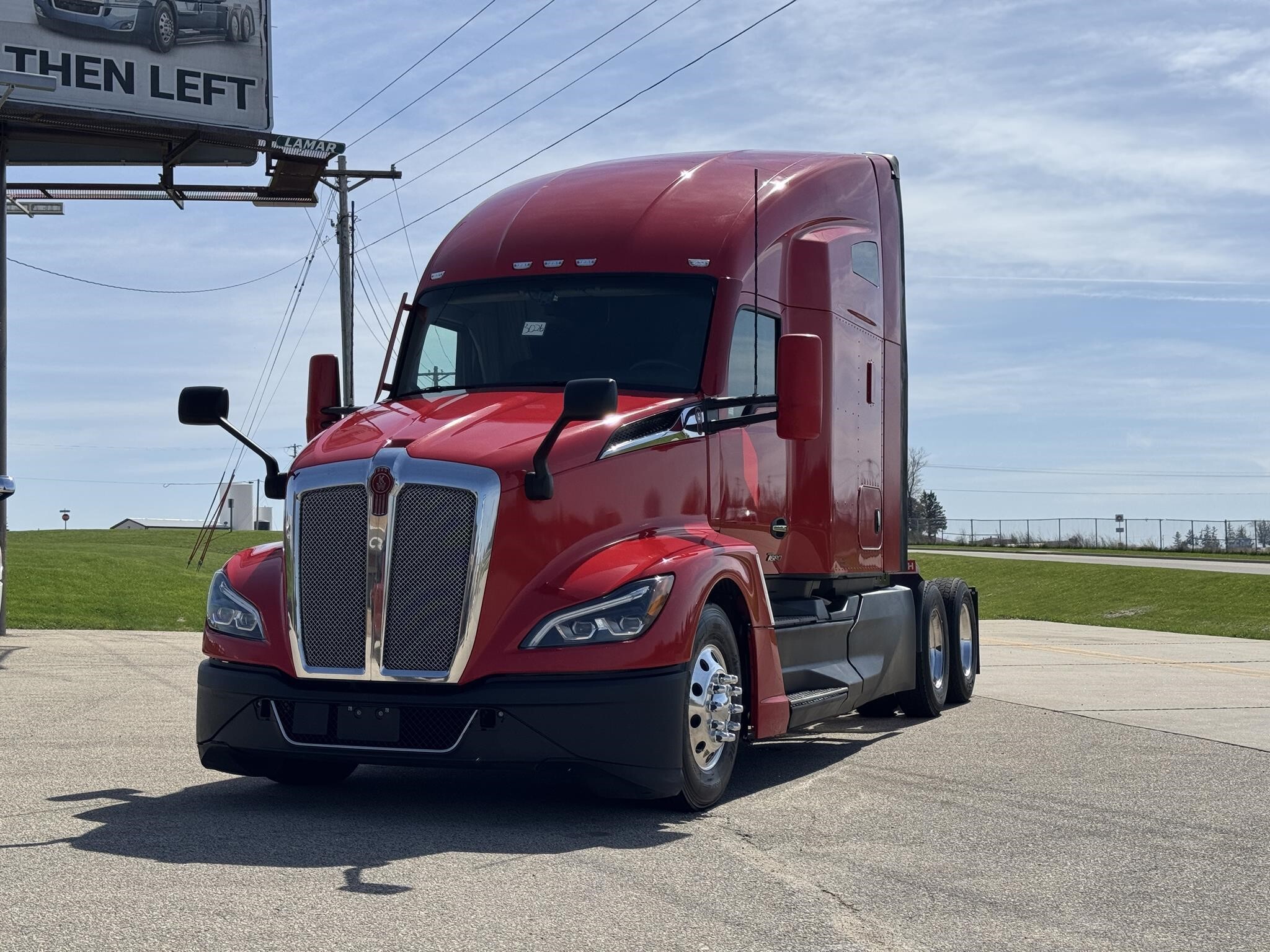2023 KENWORTH T680 in Dubuque, IA