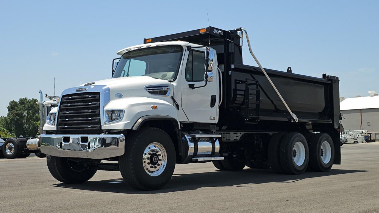 2020 FREIGHTLINER 114 SD in Bakersfield, CA