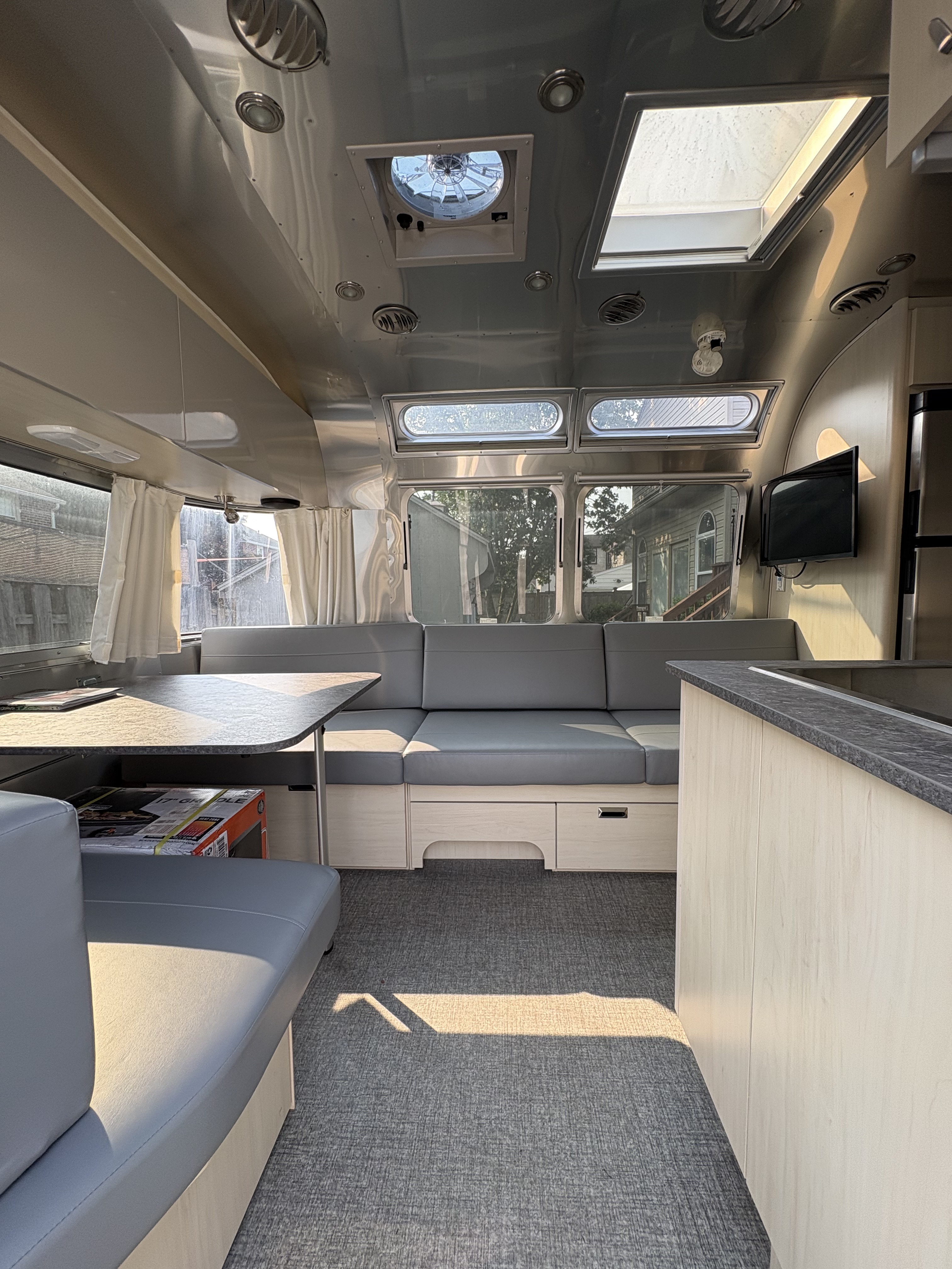 2022 Airstream FLYING CLOUD 25FB TWIN RV