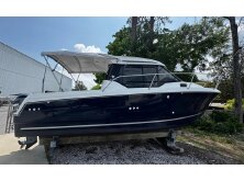 Jeanneau TH33 Preview image