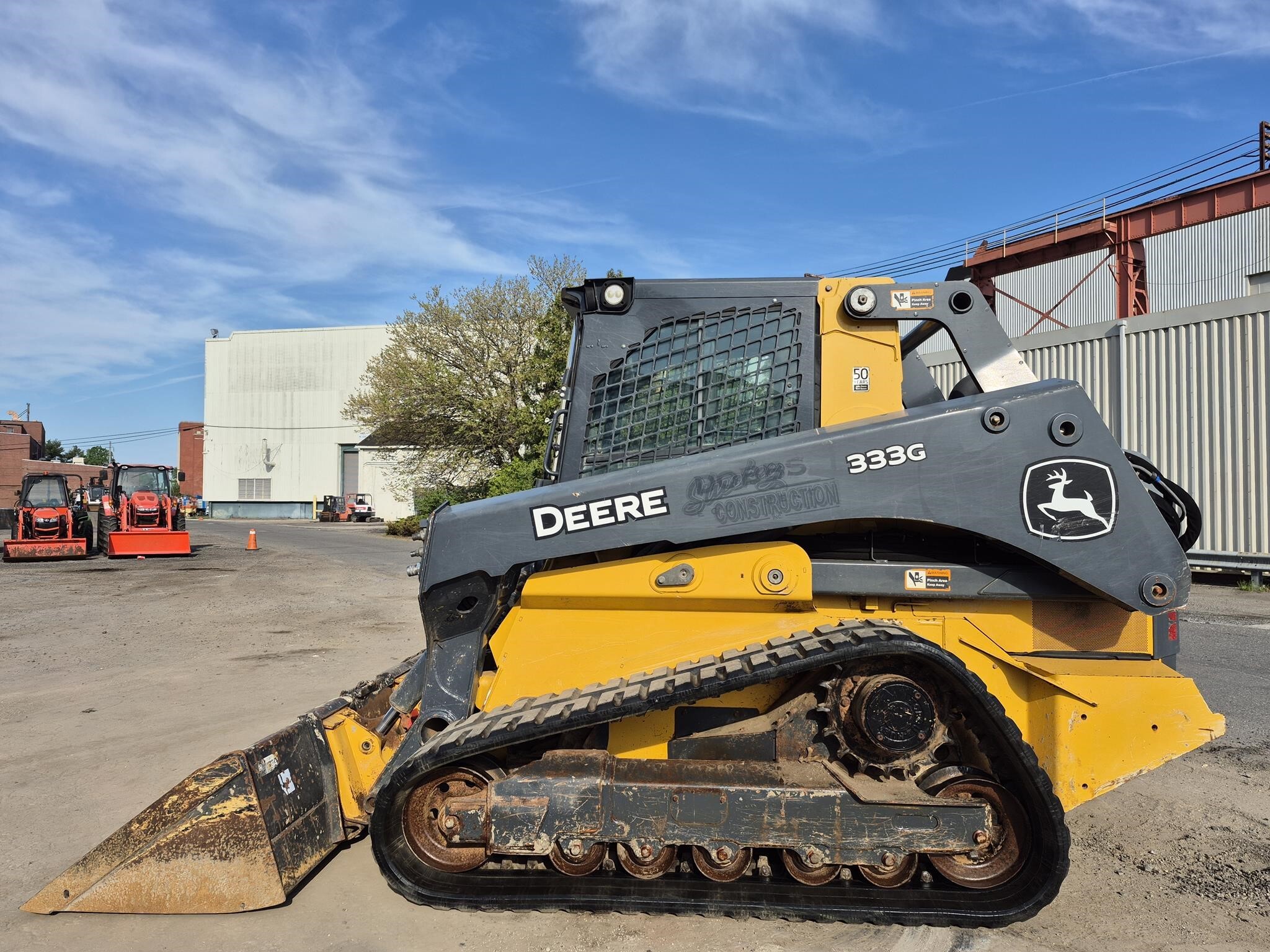 2020 DEERE 333G in Essington, PA