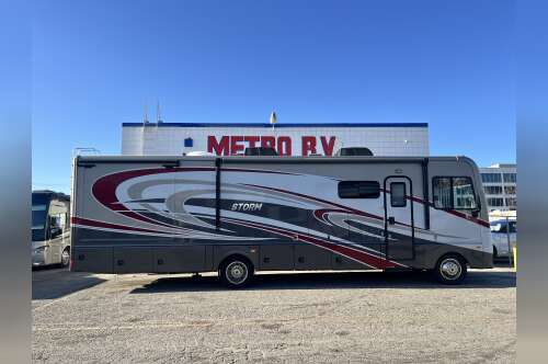 2017 Fleetwood Storm 32A in burbank CA
